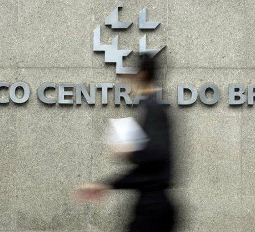 Prévia do PIB indica fim da recessão, diz Banco Central