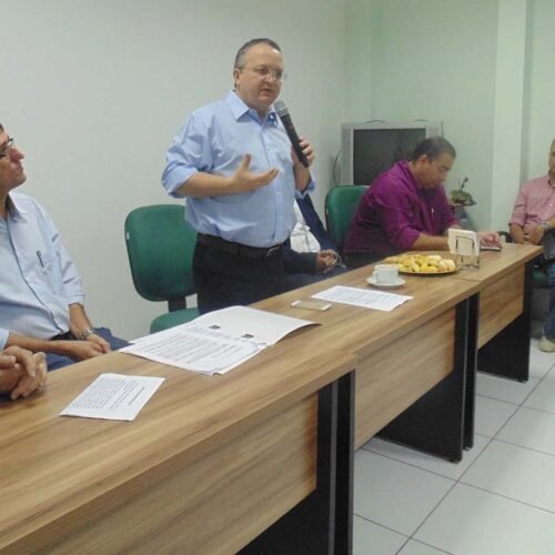 Governador Pedro Taques reuniu-se com empresários e participou de Audiência Pública na ACITS