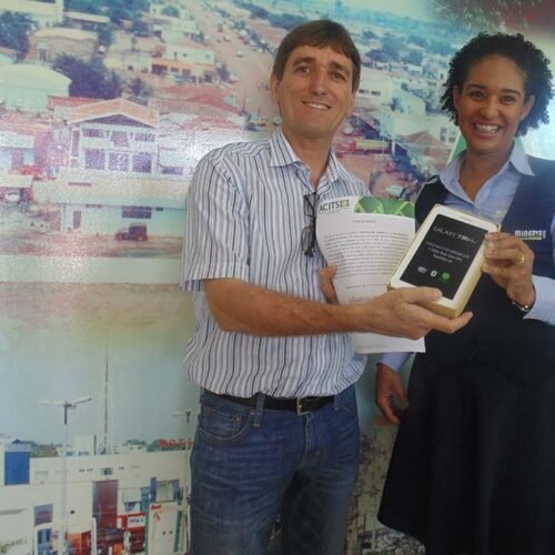 ACITS entrega prêmio para ganhadora de sorteio promovido pela entidade