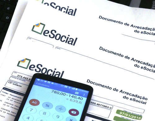 Empregador doméstico tem até sexta para pagar guia de julho do eSocial