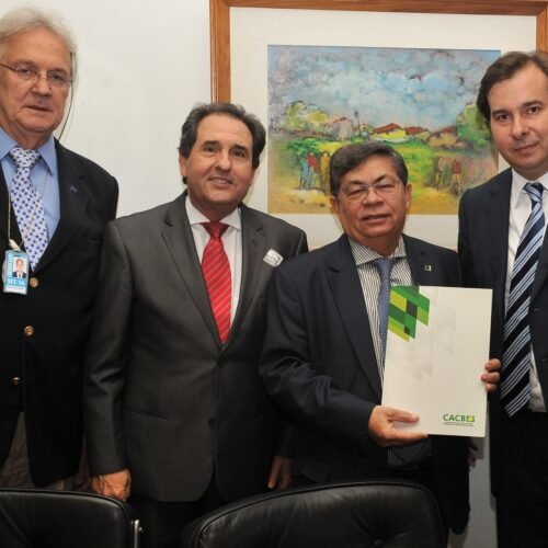 Presidentes da FACMAT e da CACB convidam presidente da Câmara dos Deputados para o CACB MIL