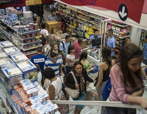 Economista diz que famílias devem planejar para manter contas em dia