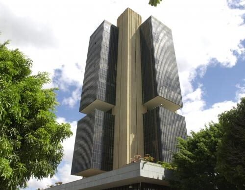 Mercado financeiro reduz projeção de inflação para 3,92% este ano