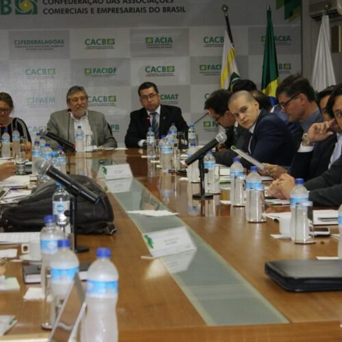 Facmat participa de reunião do Comitê Jurídico da CACB