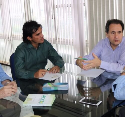 Representantes do Comércio discutem reforma tributária com parlamentar de Mato Grosso