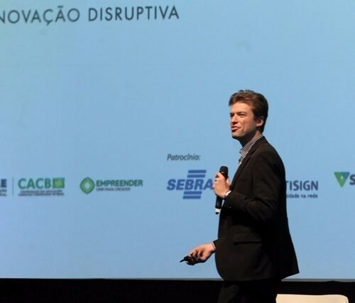 Arthur Igreja diz que as empresas precisam criar experiências que o digital não pode oferecer