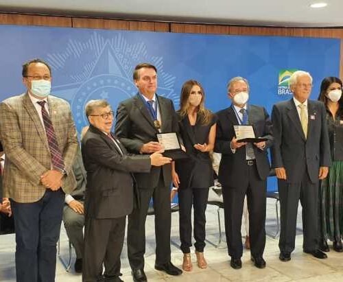 Bolsonaro e Guedes recebem empresários e garantem manutenção de medidas até a total vacinação da população